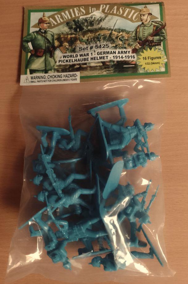 Armies In Plastic 1/32 Scale WW1 German Army Pickelhaube Helmet 1914 HEADER BAG AIP5425