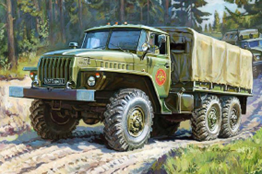 Zvesda Kits 1:100 Scale Ural Truck
