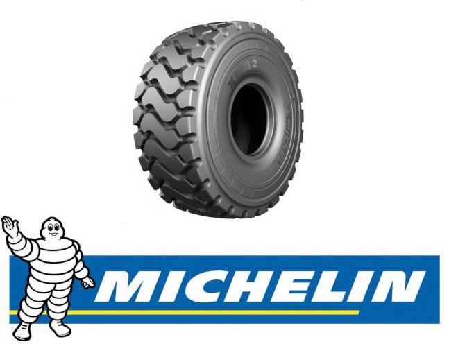 AT Collections 1:32 Scale Michelin 20.5 R25 XHA2 Tyre and Rim Wheel Set Including Hub