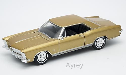 Welly 1:24 Scale Buick Riviera Grand sport, gold, 1965