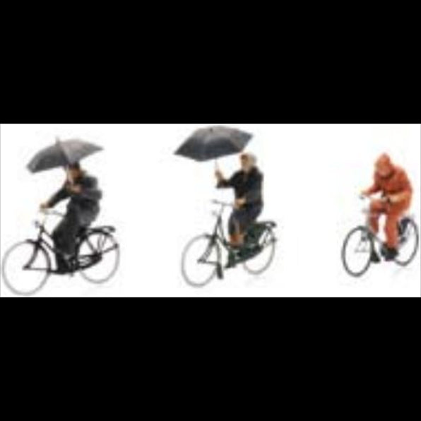 Artitec 1:87 Scale Cyclists in the Rain (3x) Ready Made Painted