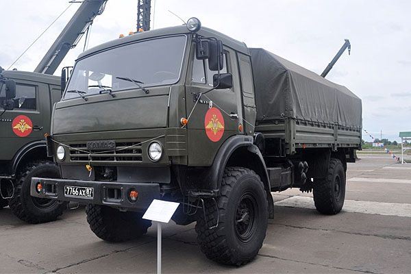 Zvesda Kits 1:35 Scale Russian 2 Axle Military Truck K-4326
