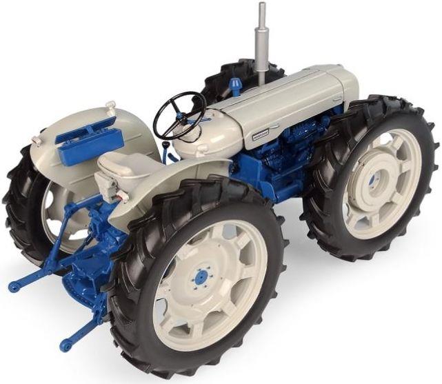 Universal Hobbies 1:16 Scale County Super 4