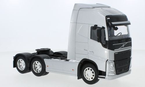 Welly 1:32 Scale Volvo FH (6x4) - Silver