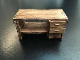 AT Collections 1:32 Scale Wooden work bench