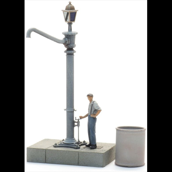 Artitec 1:87 Scale Water Crane PLM M-12 + Figure Ready-Made, Painted