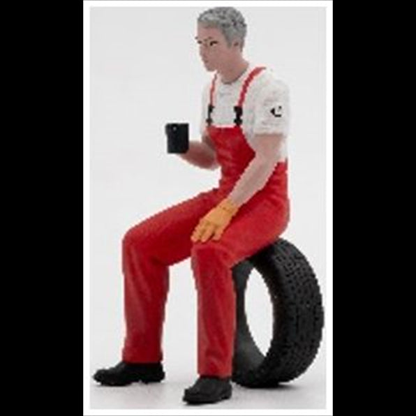 Atlantic  1/24th Scale Nick Sitting on Tyre Figurine