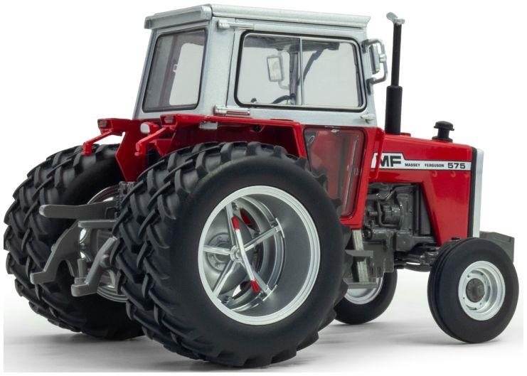 Universal Hobbies 1/32rd scale Massey Ferguson 575 2wd w/Molcon Duals