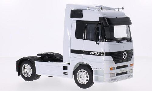 Welly 1:32 Scale Mercedes Actros - White