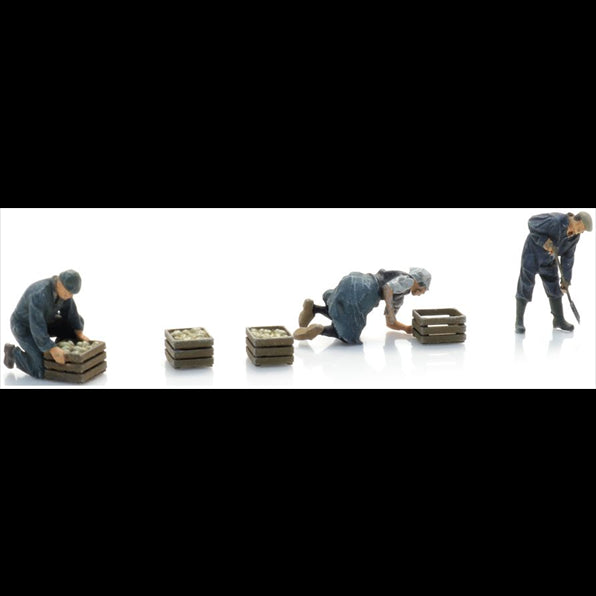 Artitec 1:120 Scale Farmers in the Field (3x) Ready-Made Figures