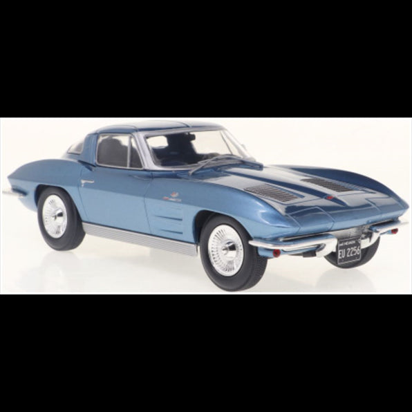 Whitebox 1:24 Scale Chevrolet Corvette (C2) Light Blue