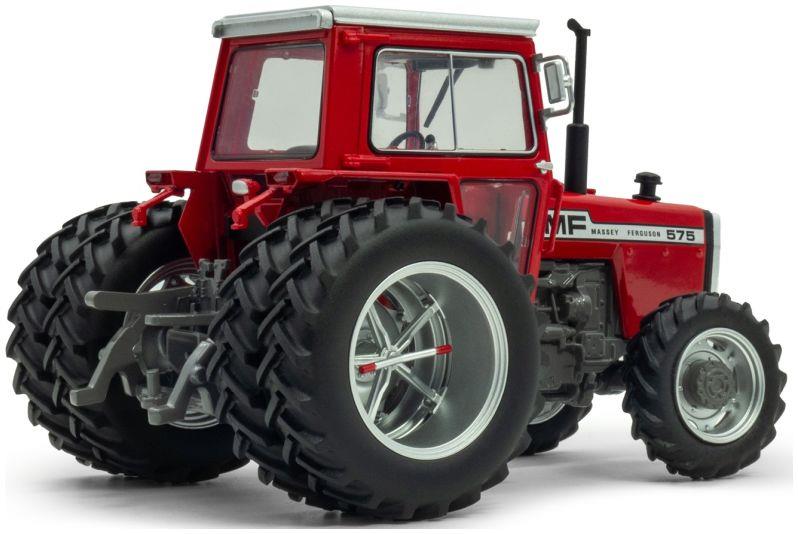 Universal Hobbies 1/32rd scale Massey Ferguson 575 4wd w/Molcon Duals