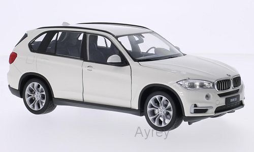 Welly 1:24 Scale BMW X5 - White