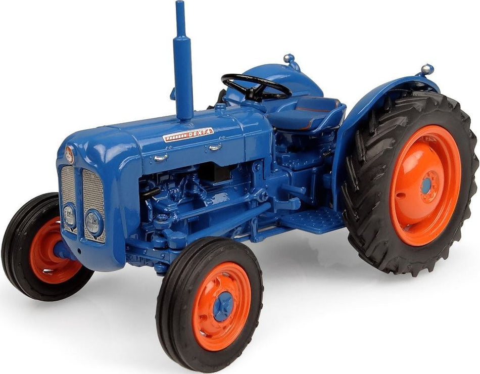 Universal Hobbies 1:32 Scale Fordson Dexta 1960