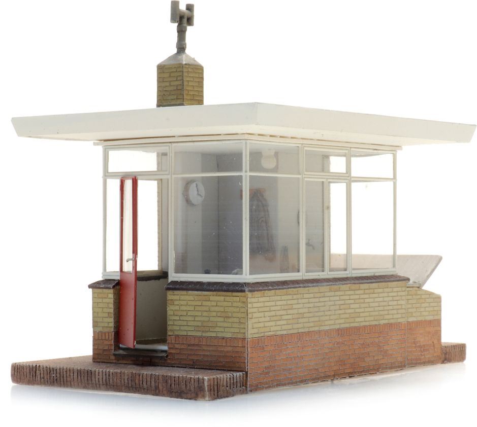 Artitec 1:87 Scale Level Crossing Post W32 1:87 Resin Kit, Unpainted