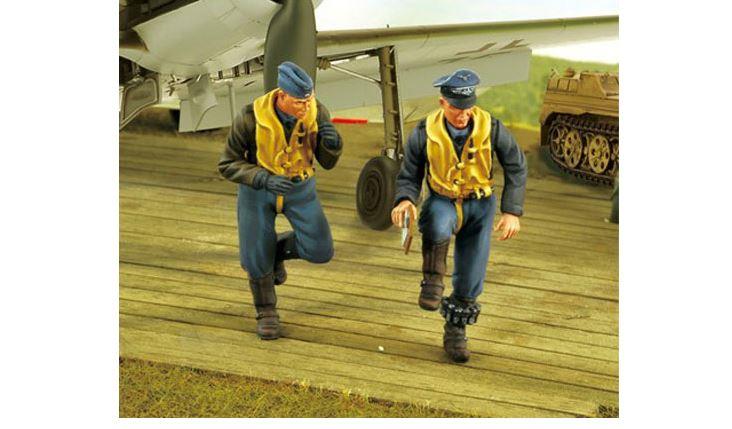 Zoukei Mura 1/32 Scale Scramble! Figure Set for Ta152H-1